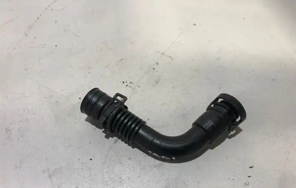 Volkswagen PASSAT B6 Breather hose/pipe 038103493AP