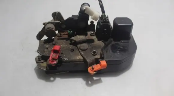 Chrysler 300 - 300C Front door lock