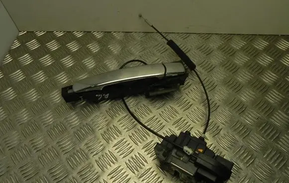 Nissan Interstar Rear door lock 3904C T4543