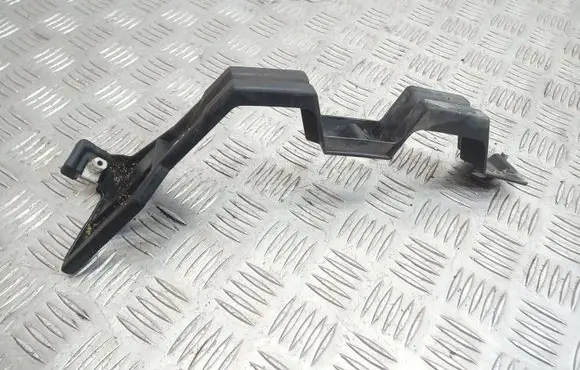 Land Rover Discovery 3 - LR3 Front bumper mounting bracket DPN500031