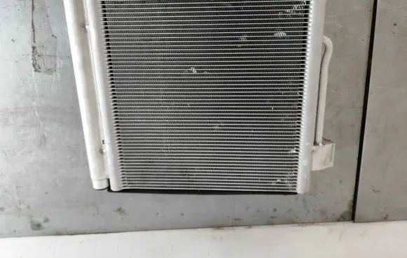 Tesla Model S Coolant radiator 600835700F
