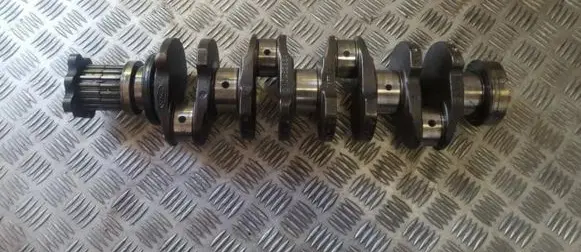 Ford Mondeo MK II Crankshaft 28DA50804