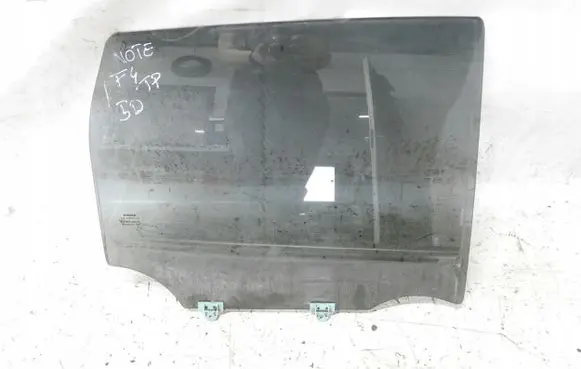 Nissan Note (E12) Sliding door window/glass 8200973738