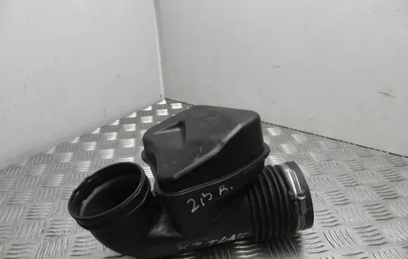 BMW X3 E83 Intake resonator 7031377 VD18409
