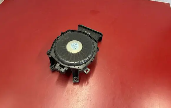 BMW X3 G01 Subwoofer speaker 6811926 65136811926