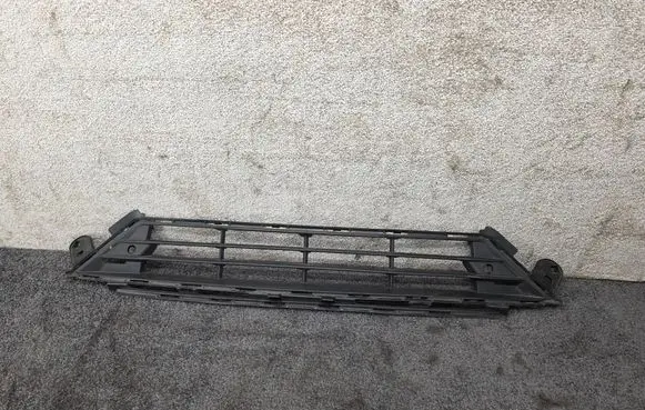 Volvo V60 Front bumper lower grill 31455780
