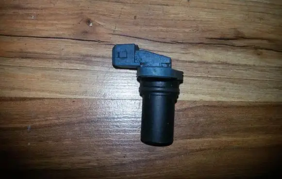 Ford Escort Camshaft position sensor s107542001 ys6a12k073ab