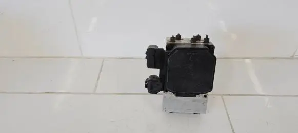 Lexus IS 200-300 ABS Pump 1332005000