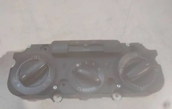 Volkswagen PASSAT B6 Climate control unit 1K0820047DP 5HB00871950