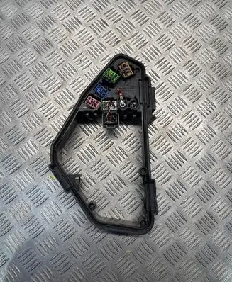 Audi Q7 4L Fuse module 7L0937615