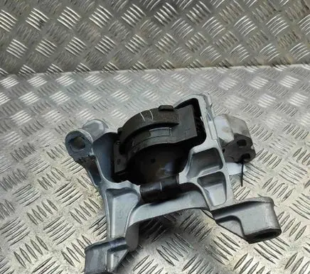 Mazda CX-5 II Engine mount bracket KDRA39060