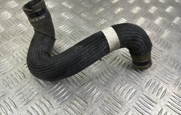 Coolant pipe/hose