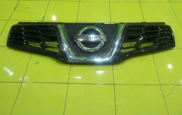 Nissan Qashqai Front bumper upper radiator grill 62310BR00A