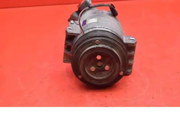 Renault Koleos I Air conditioning (A/C) compressor (pump) 92600-7877R