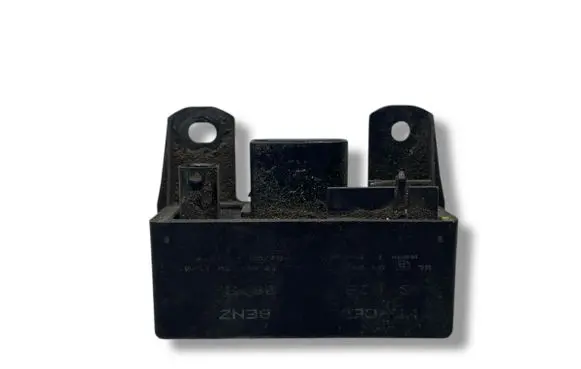 Mercedes-Benz E W210 Glow plug pre-heat relay PA6GF30