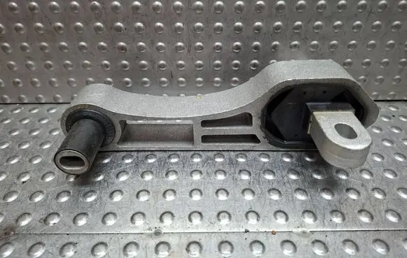 Fiat Linea Gearbox mounting bracket S26336417 51813029