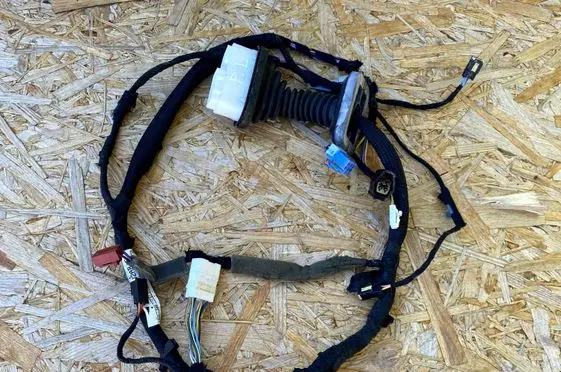 Chrysler 300M Front door wiring loom 04759732AB 99028119