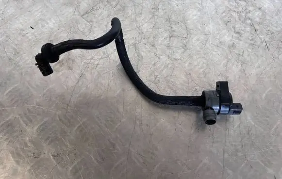 BMW X5M E70 Fuel return line/hose 7619306