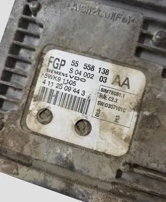 Opel Vectra C Engine control unit/module 55558138 S0400203