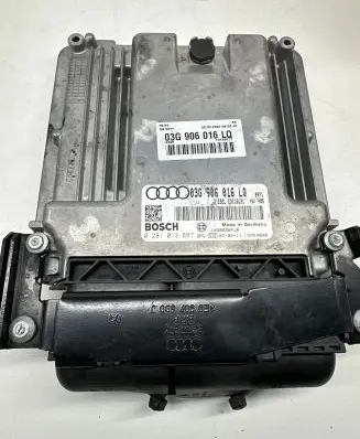 Audi A4 S4 B7 8E 8H Engine control unit/module 03G906016LQ 0281013887