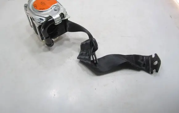 Volkswagen Taigo Rear seatbelt 309437910