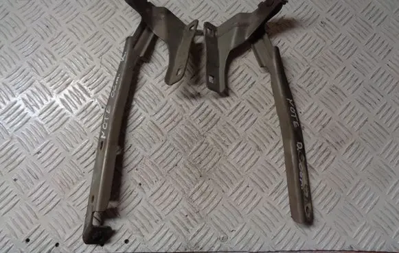 Nissan Note (E11) Engine bonnet/hood hinges