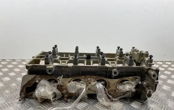 Ford Fusion II Engine head RF8E5E6090AA DV6EBA