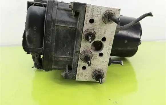 Skoda Fabia Mk1 (6Y) ABS Pump 0265900009