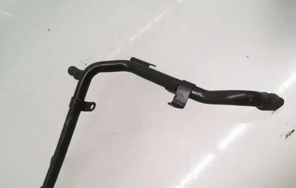 Skoda Octavia Mk2 (1Z) Engine coolant pipe/hose 038121065