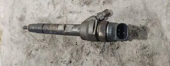 Fuel injector