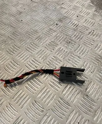 Audi A6 S6 C6 4F Fuse 8A0937530