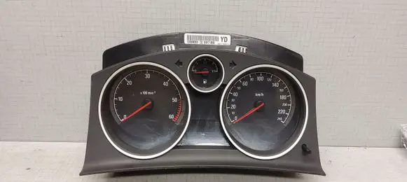 Opel Zafira B Speedometer (instrument cluster) 13309033 13309033YD SW7655