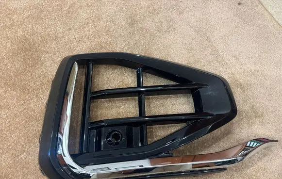 Volkswagen Touareg III Front bumper lower grill 760853666K