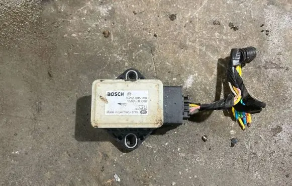 KIA Ceed ESP acceleration yaw rate sensor 956901H000 0265005700