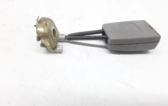Volkswagen PASSAT B5.5 Rear seatbelt buckle 3B0857740D