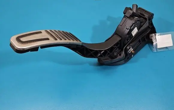 Maserati Quattroporte Accelerator throttle pedal 04861716AE IMPRK1533199