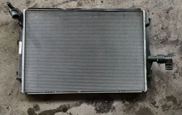 Skoda Octavia Mk2 (1Z) Intercooler radiator 1K0121251DD