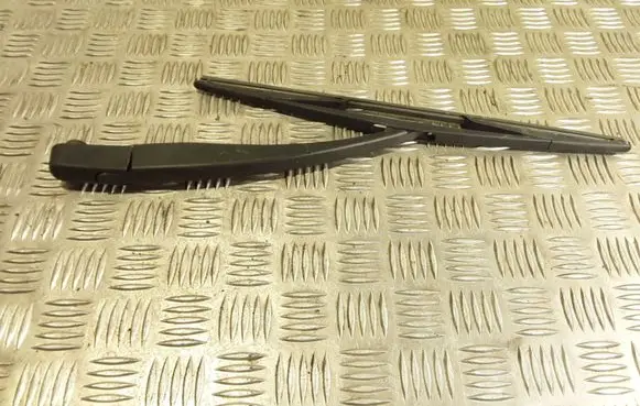 Opel Meriva B Rear wiper blade arm 13250444