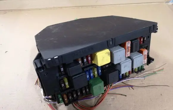 Mercedes-Benz E W212 SAM control unit A2129003614 A2129015304 A2129020706