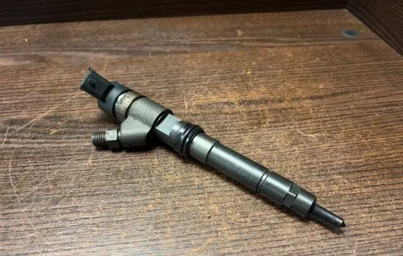 Iveco Daily 3rd gen Fuel injector 0445120011