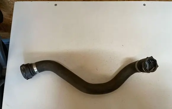 BMW 1 F20 F21 Engine coolant pipe/hose 7635794