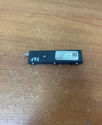 Mercedes-Benz E W238 Aerial antenna amplifier A2139056500