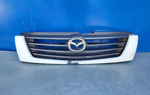 Mazda B2500 Front grill UM47-50710