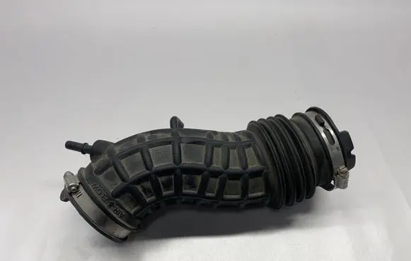Ford Fusion Air intake hose/pipe DS739R504GD