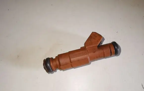 Volvo S80 Fuel injector 0280155831 9186340