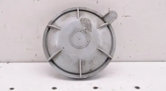 Toyota Avensis T270 Headlight/headlamp dust cover 
