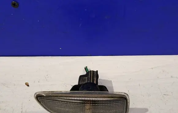 Volvo S60 Front fender indicator light 30722642