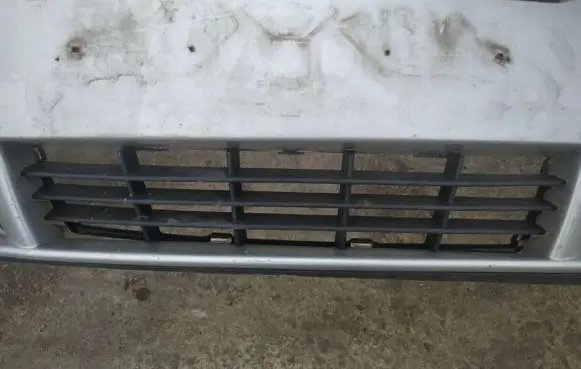 Volvo V50 Front bumper lower grill