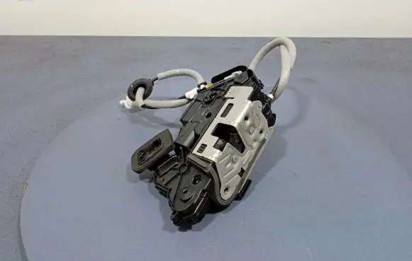 Nissan Atleon Front door lock 5TB837015D