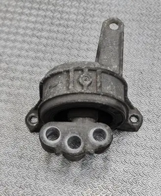 Opel Zafira B Engine mount bracket 90539246